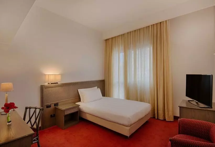 هتل NH Catania Centro