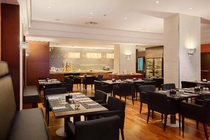 هتل NH Catania Centro