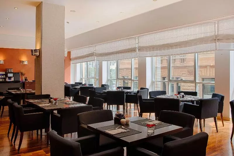 هتل NH Catania Centro