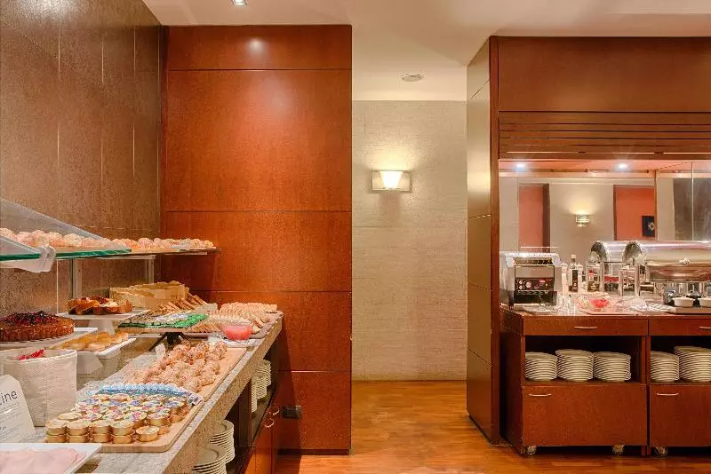 هتل NH Catania Centro