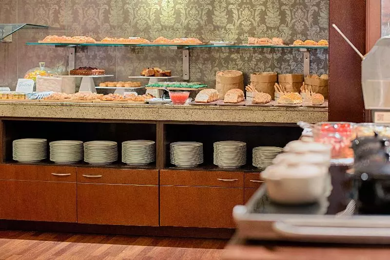 هتل NH Catania Centro