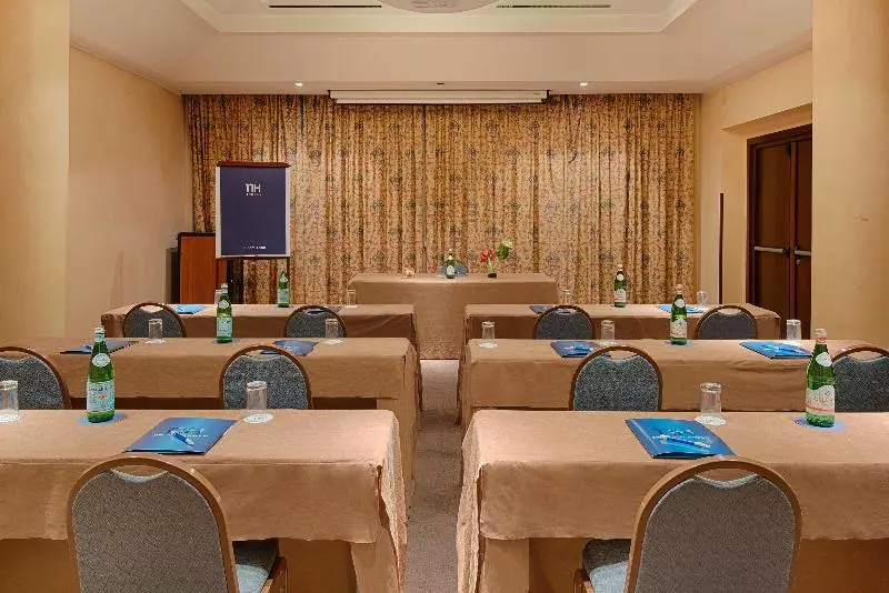 هتل NH Catania Centro