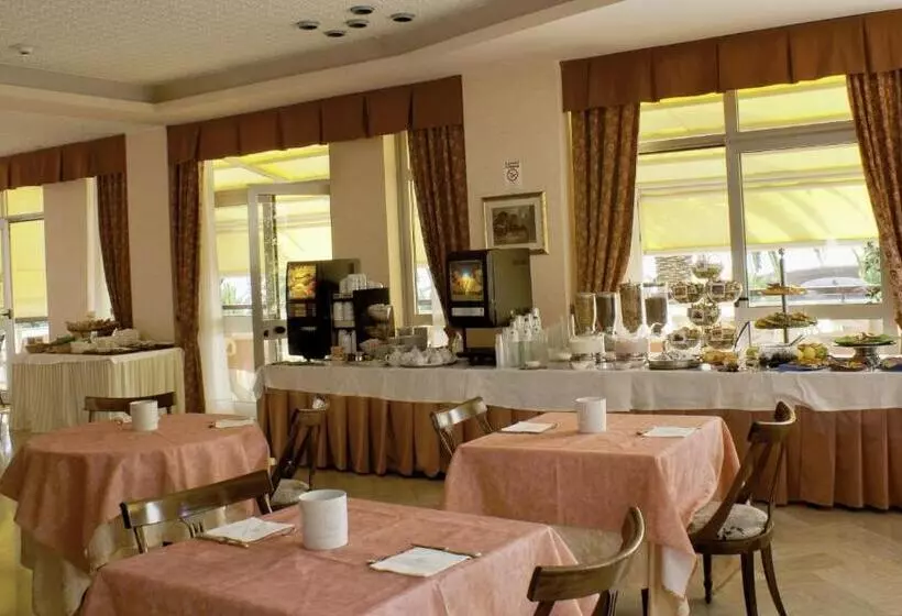 Отель President