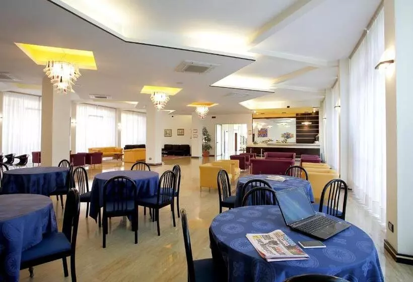 Отель President