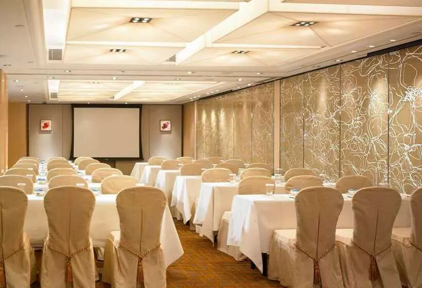 هتل The Royal Garden