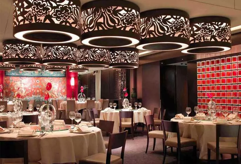 هتل The Royal Garden