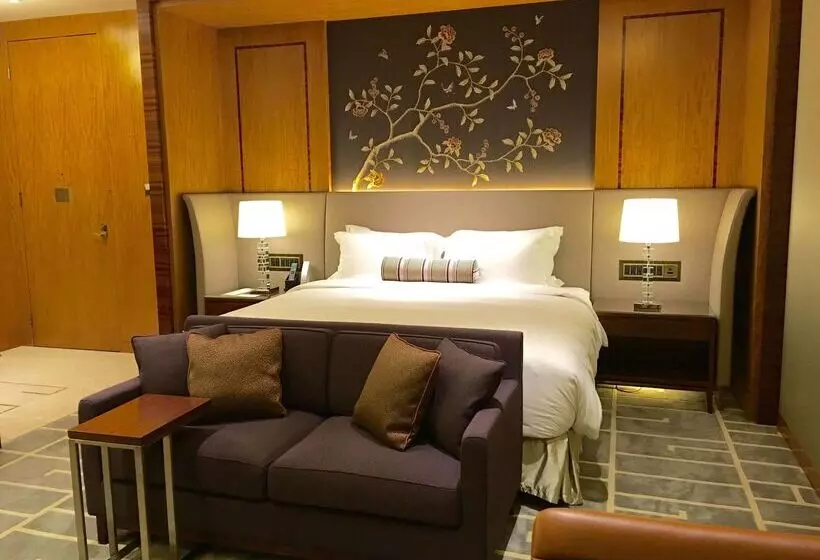 هتل The Royal Garden