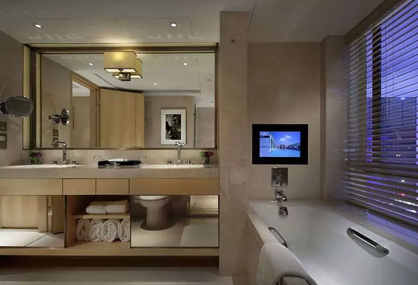 هتل The Royal Garden