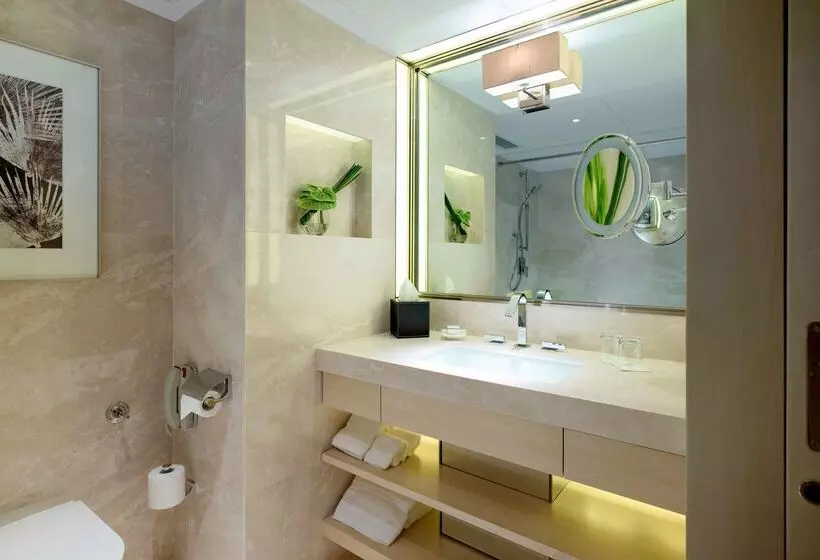 هتل The Royal Garden