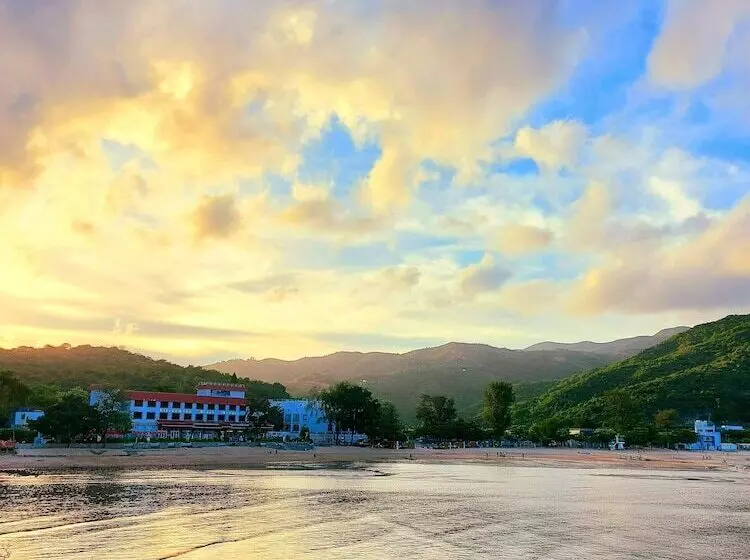 فندق Silvermine Beach Resort