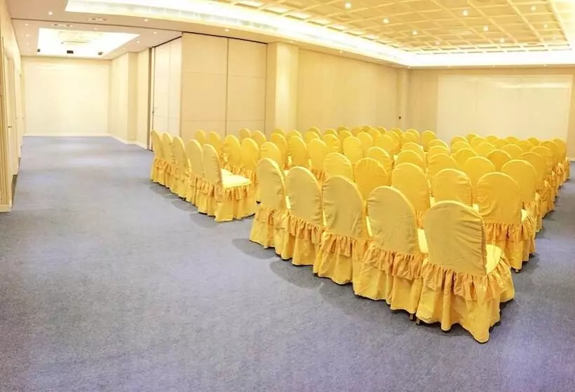 فندق Silvermine Beach Resort