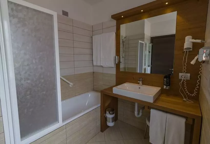 בית מלון כפרי Villa Argentina