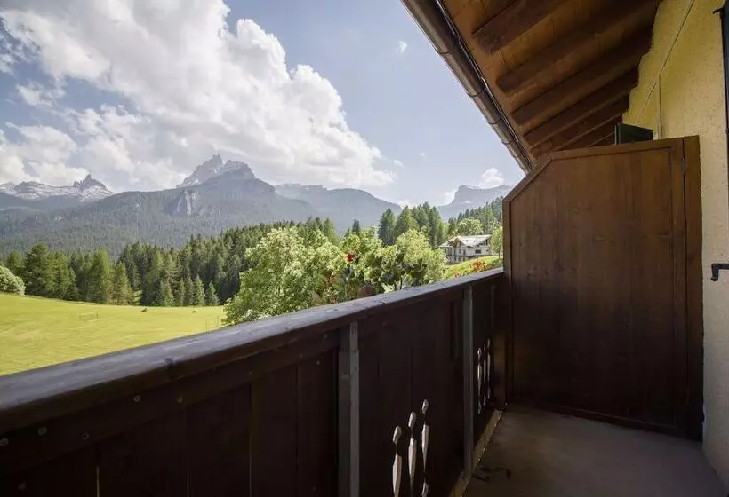 בית מלון כפרי Villa Argentina