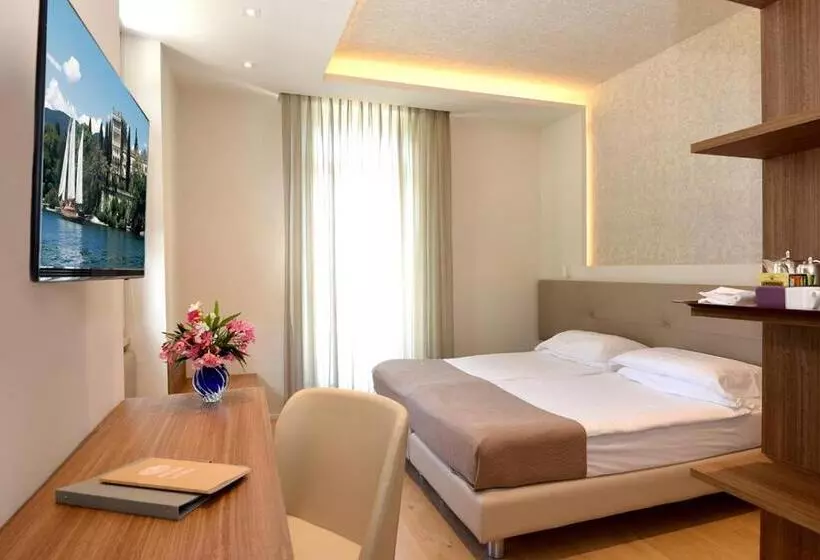 호텔 Monte Baldo E Villa Acquarone