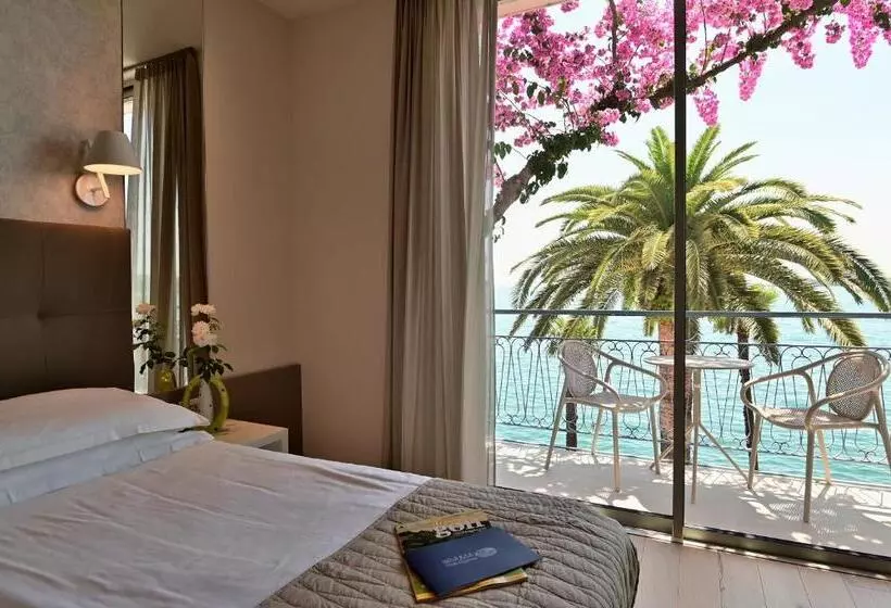 호텔 Monte Baldo E Villa Acquarone