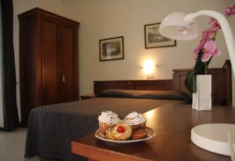 Отель Residence I Due Pini