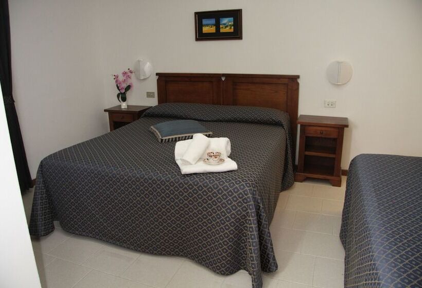 בית מלון כפרי Residence I Due Pini