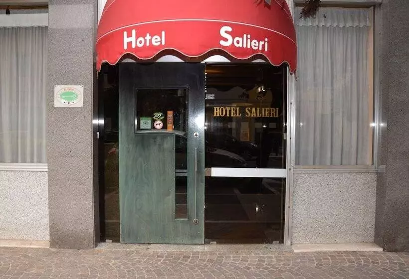 ホテル Salieri