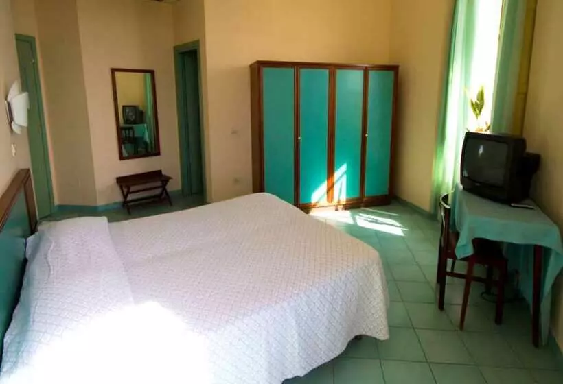 בית מלון כפרי Serapo