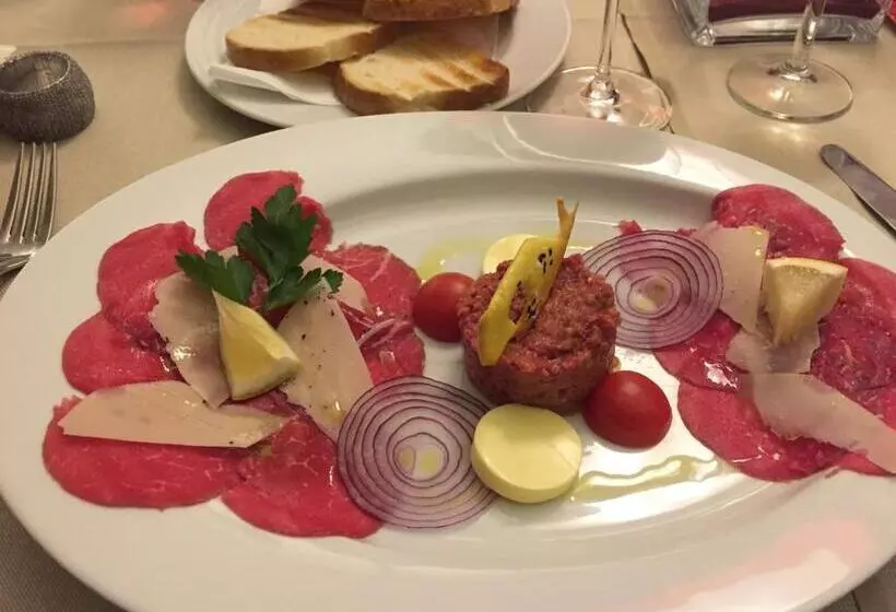 Отель Albergo San Michele