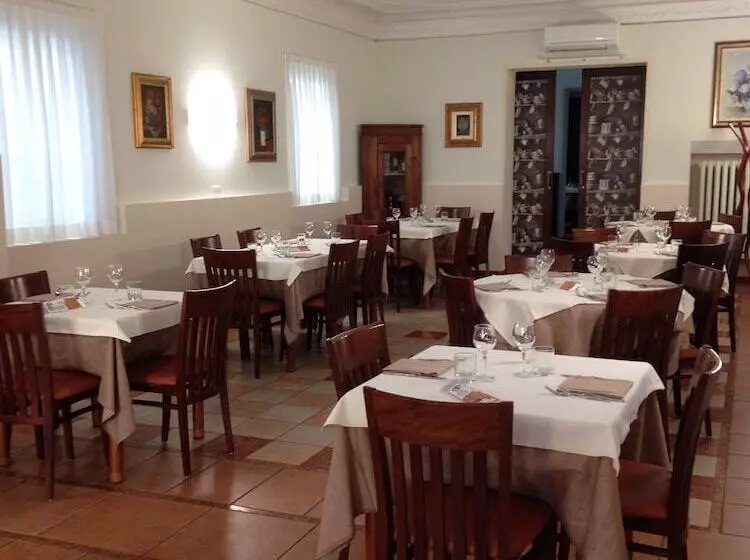 Отель Albergo San Michele