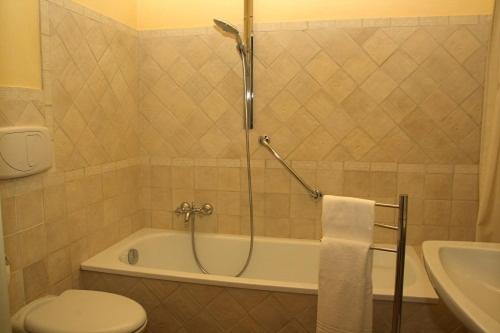 בית מלון כפרי Da ö Vittorio Srl