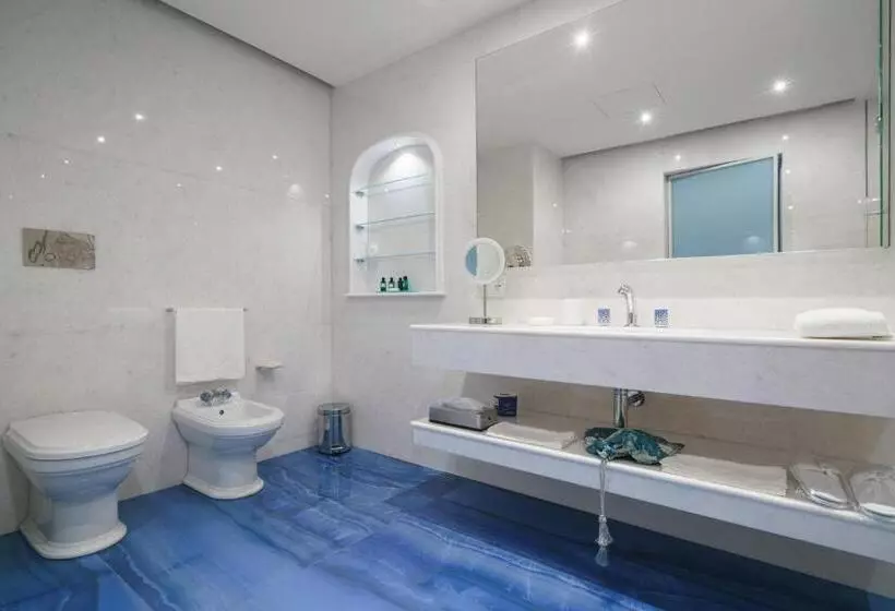 هتل Grotta Palazzese Beach