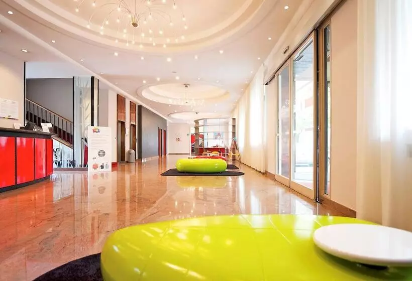 هتل Ibis Styles Parma Toscanini