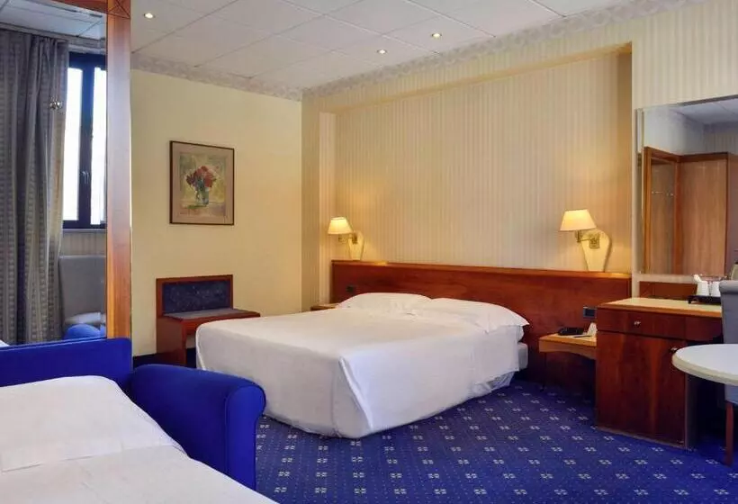 هتل Mercure Reggio Emilia Centro Astoria