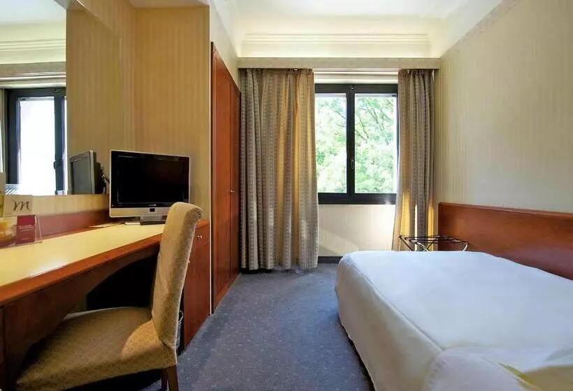 هتل Mercure Reggio Emilia Centro Astoria