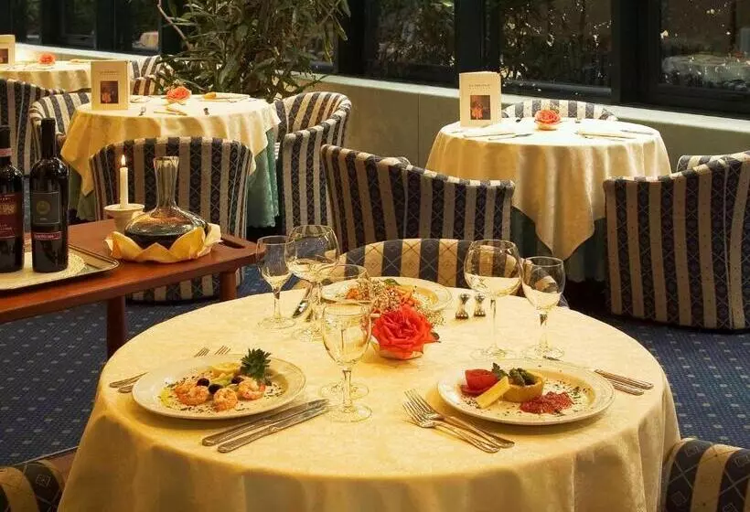 هتل Mercure Reggio Emilia Centro Astoria