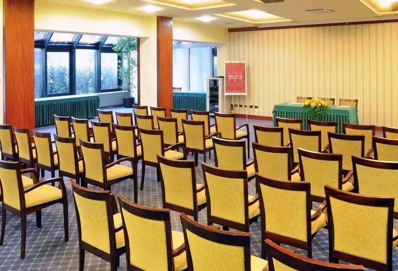 هتل Mercure Reggio Emilia Centro Astoria