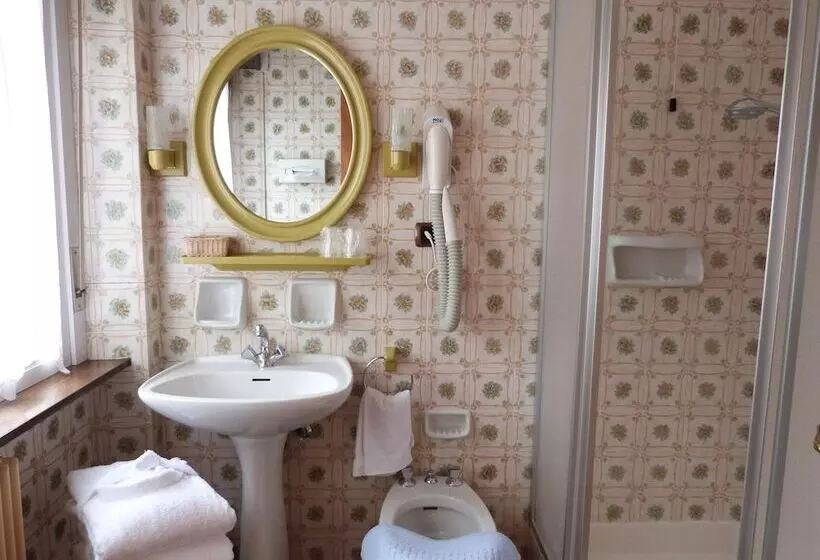 Отель Miralago Wellness Adults Only