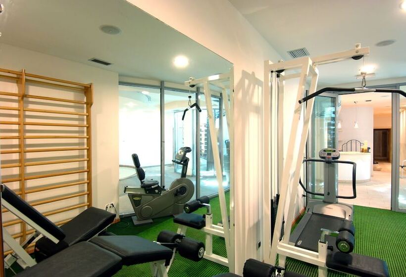 ホテル Monzoni   San Pellegrino