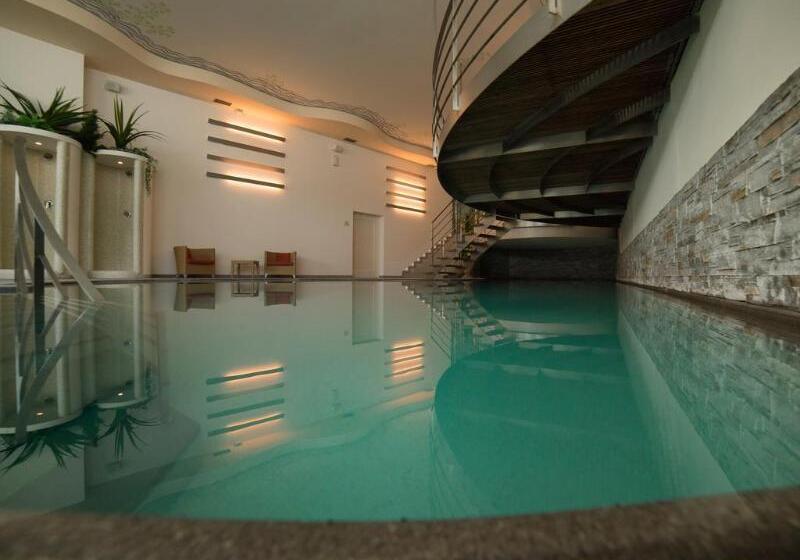 ホテル Monzoni   San Pellegrino