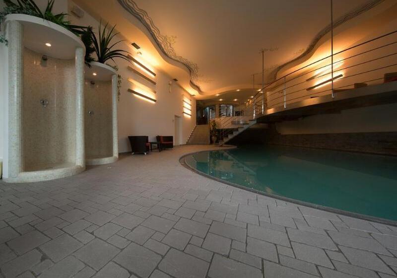 ホテル Monzoni   San Pellegrino