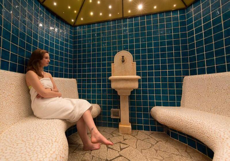 ホテル Monzoni   San Pellegrino