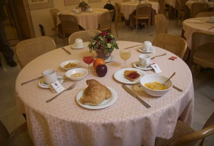 هتل Nuovo Rebecchino