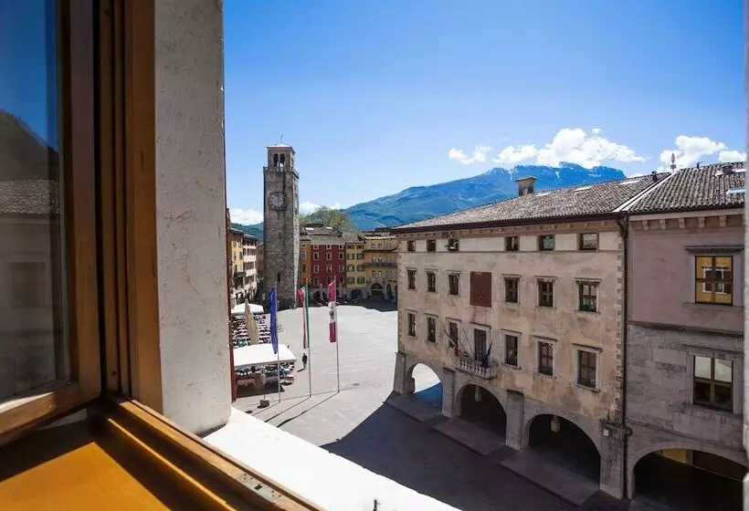 Отель Portici  Romantik & Wellness