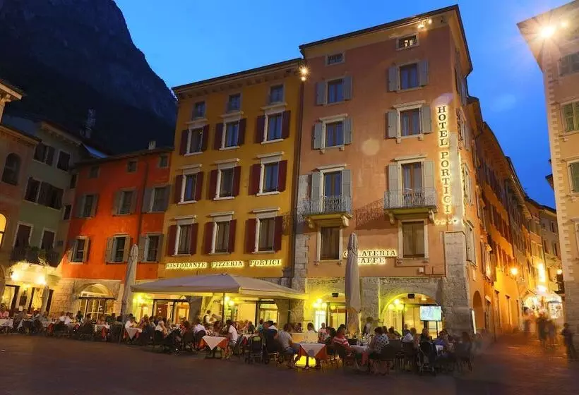 Отель Portici  Romantik & Wellness