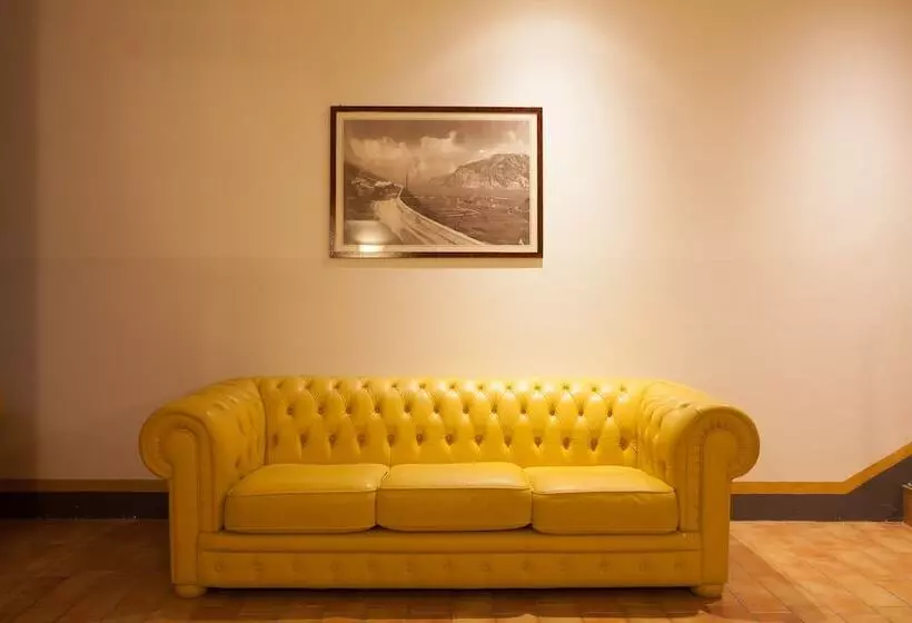 Отель Portici  Romantik & Wellness