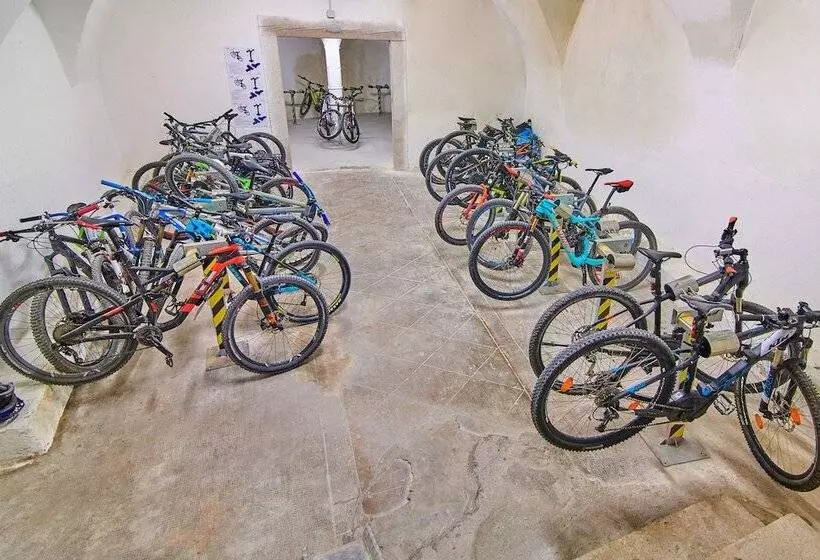 Отель Portici  Romantik & Wellness