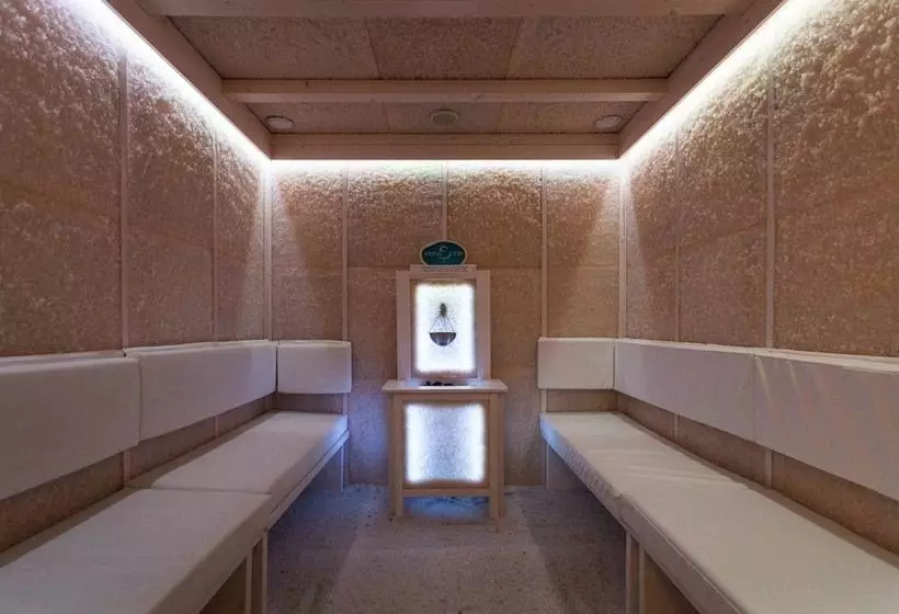 Отель Portici  Romantik & Wellness