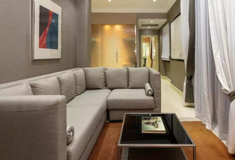 فندق Radisson Blu Ghr , Rome