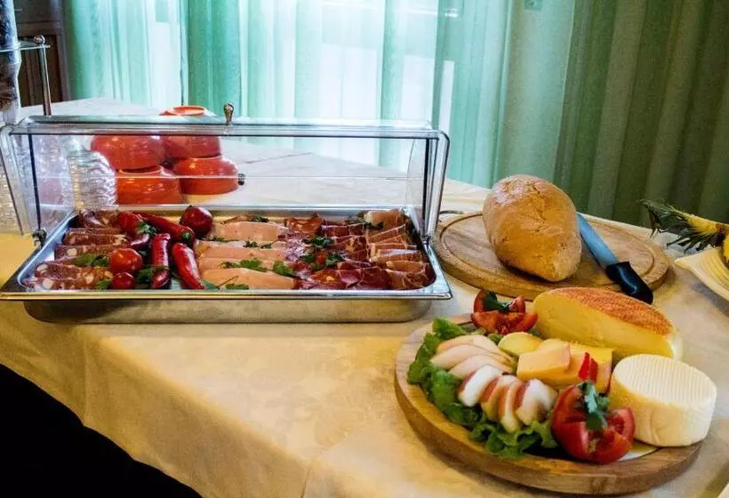 ホテル Ristorante Tre Stelle