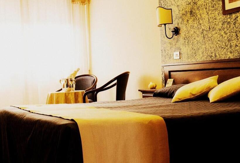 호텔 Ristorante Tre Stelle