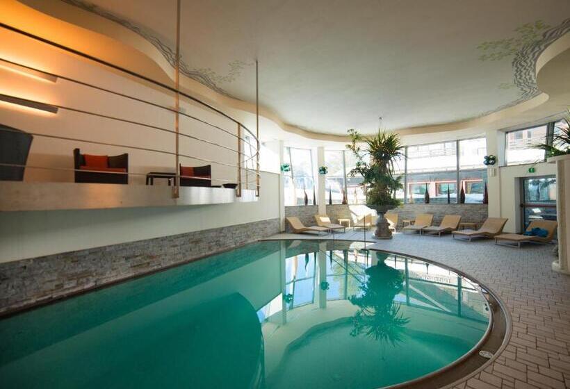 ホテル Monzoni   San Pellegrino