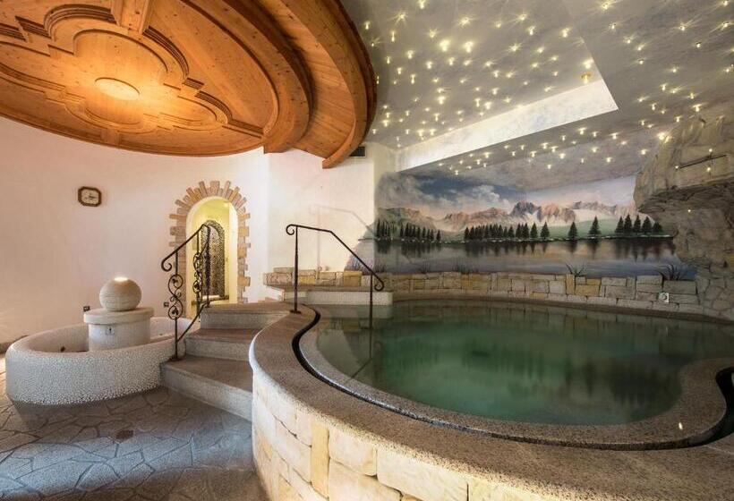 ホテル Monzoni   San Pellegrino