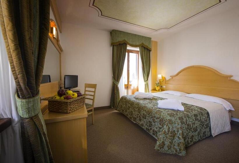 ホテル Monzoni   San Pellegrino