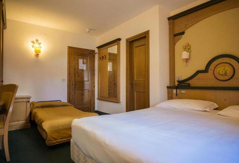 ホテル Monzoni   San Pellegrino